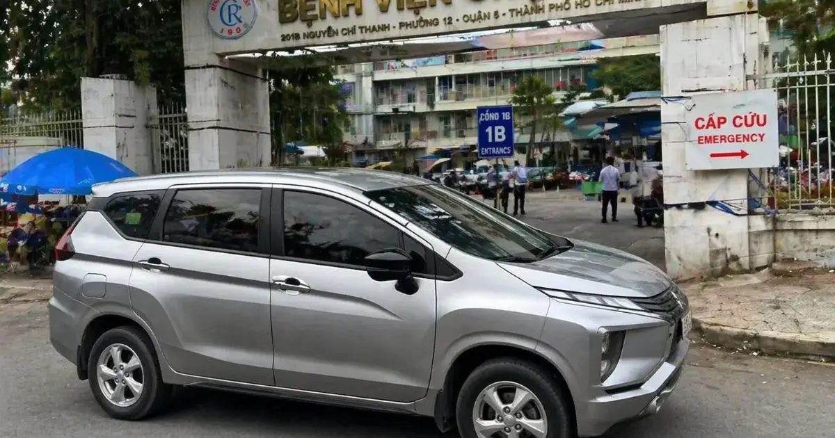 Xe Biên Hòa đưa khách đến cổng bệnh viện Chợ Rẫy
